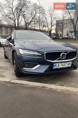 Седан Volvo S60 2019 в Киеве