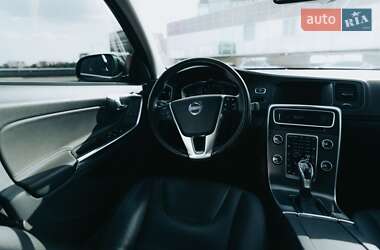 Седан Volvo S60 2014 в Києві