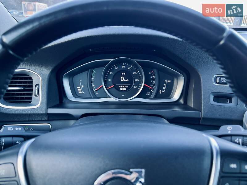 Седан Volvo S60 2016 в Киеве