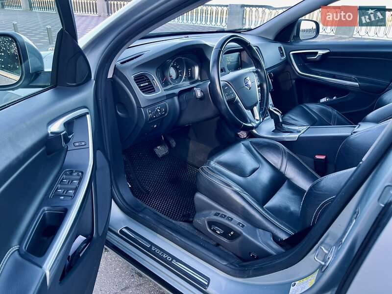 Седан Volvo S60 2016 в Киеве
