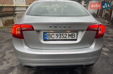 Седан Volvo S60 2014 в Львові