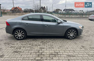 Седан Volvo S60 2016 в 