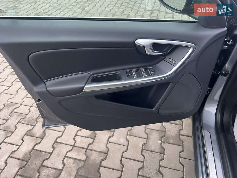 Седан Volvo S60 2016 в Луцке