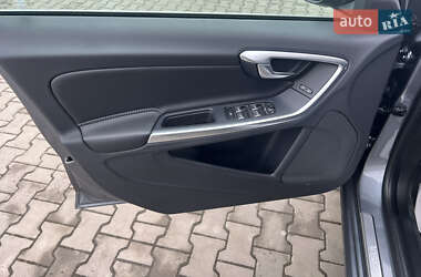 Седан Volvo S60 2016 в 