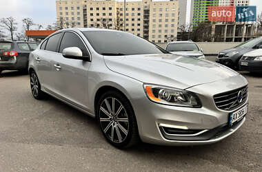 Седан Volvo S60 2014 в 