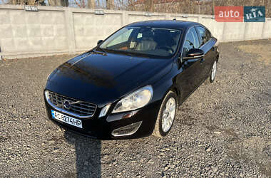 Седан Volvo S60 2012 в 