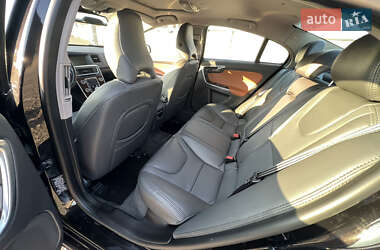Седан Volvo S60 2012 в 