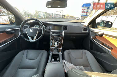 Седан Volvo S60 2012 в 