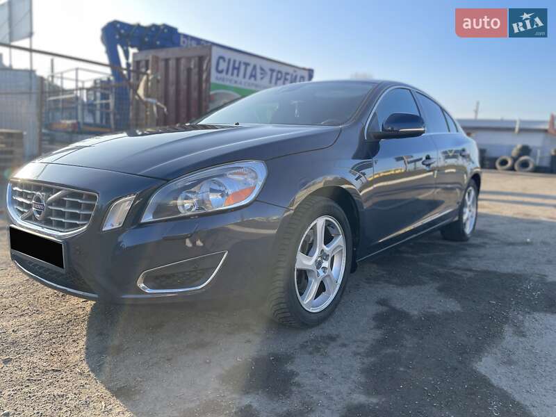 Седан Volvo S60 2012 в Киеве