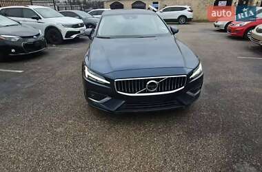 Volvo S60 2022