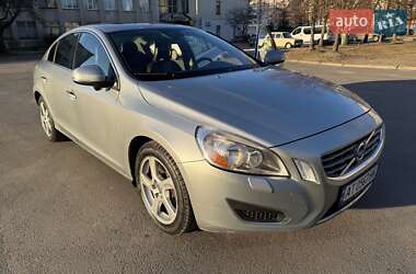 Седан Volvo S60 2013 в Львові