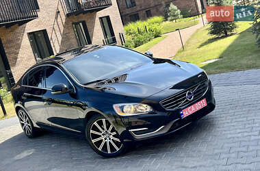 Седан Volvo S60 2016 в 
