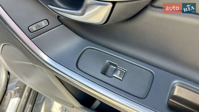 Седан Volvo S60 2016 в Ивано-Франковске