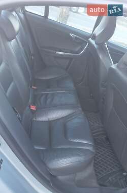 Седан Volvo S60 2013 в 