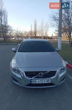 Седан Volvo S60 2013 в 