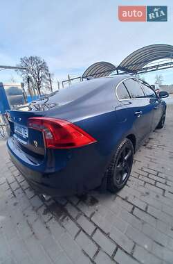 Седан Volvo S60 2010 в 