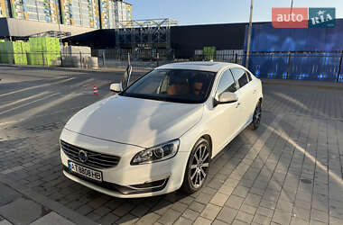 Седан Volvo S60 2015 в Ивано-Франковске