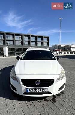 Седан Volvo S60 2011 в 