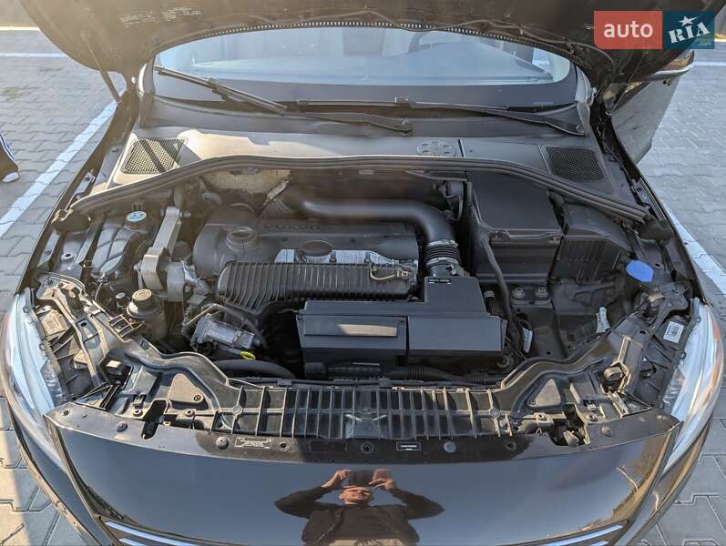Седан Volvo S60 2013 в Умані