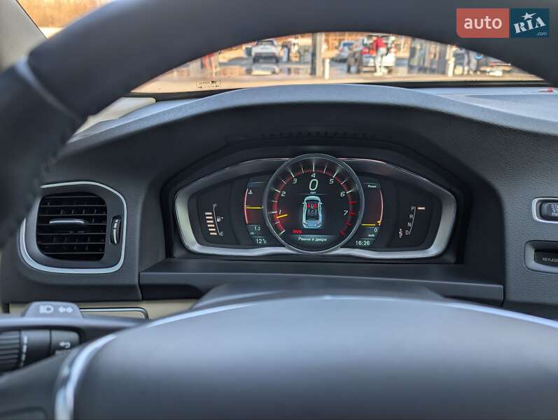 Седан Volvo S60 2013 в Умані
