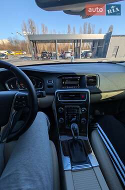 Седан Volvo S60 2013 в 