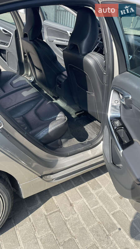 Седан Volvo S60 2014 в Здолбуніві