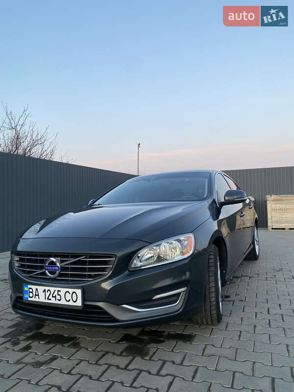 Седан Volvo S60 2013 в Южноукраинске