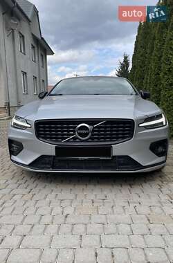 Седан Volvo S60 2022 в 