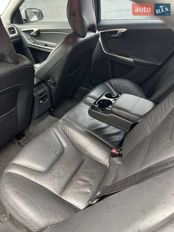 Седан Volvo S60 2011 в Ивано-Франковске