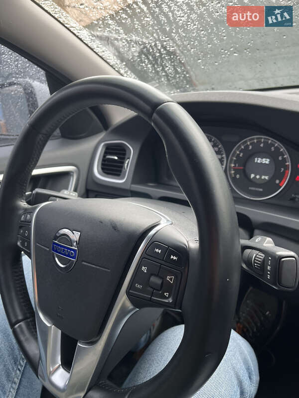 Седан Volvo S60 2011 в Ивано-Франковске