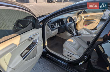 Седан Volvo S60 2013 в 