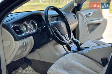 Седан Volvo S60 2013 в 