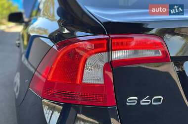Седан Volvo S60 2013 в 