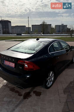 Седан Volvo S60 2016 в 