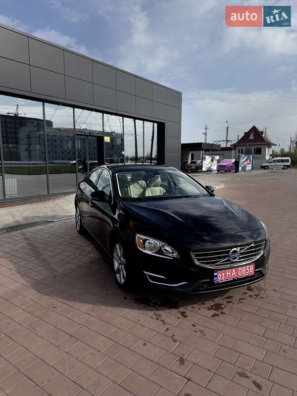 Седан Volvo S60 2016 в Нетешине