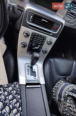 Седан Volvo S60 2011 в 