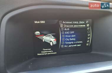 Седан Volvo S60 2015 в 