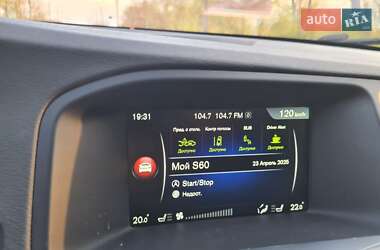 Седан Volvo S60 2015 в 