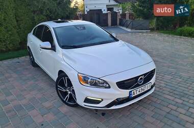 Седан Volvo S60 2015 в Ивано-Франковске