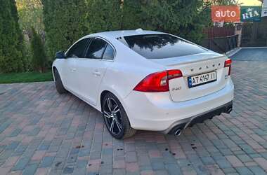 Седан Volvo S60 2015 в 