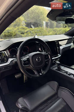 Седан Volvo S60 2019 в 