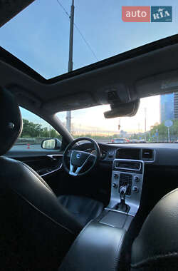 Седан Volvo S60 2016 в 