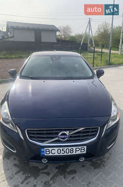 Седан Volvo S60 2012 в 