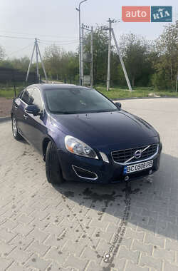 Седан Volvo S60 2012 в 