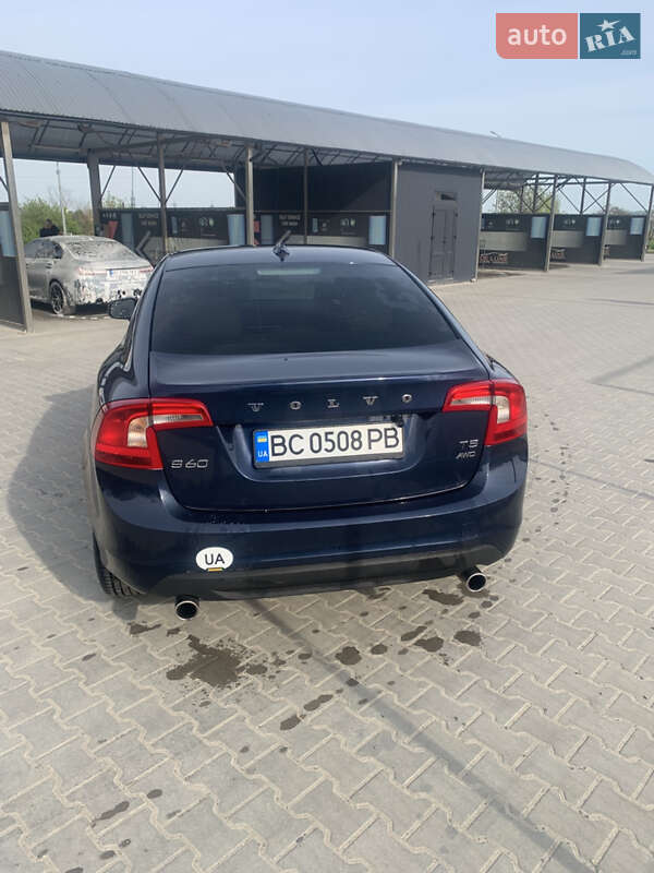Седан Volvo S60 2012 в Львове