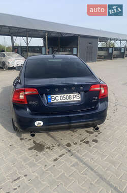 Седан Volvo S60 2012 в 
