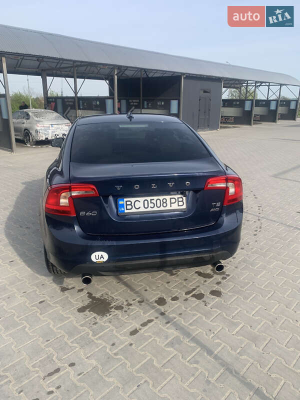 Седан Volvo S60 2012 в Львове
