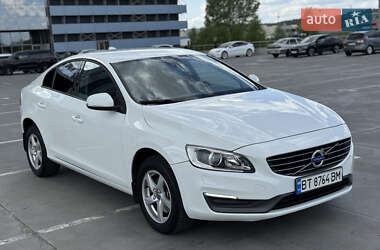 Седан Volvo S60 2015 в Киеве