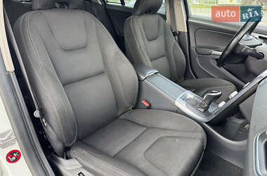 Седан Volvo S60 2015 в 