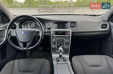 Седан Volvo S60 2015 в 